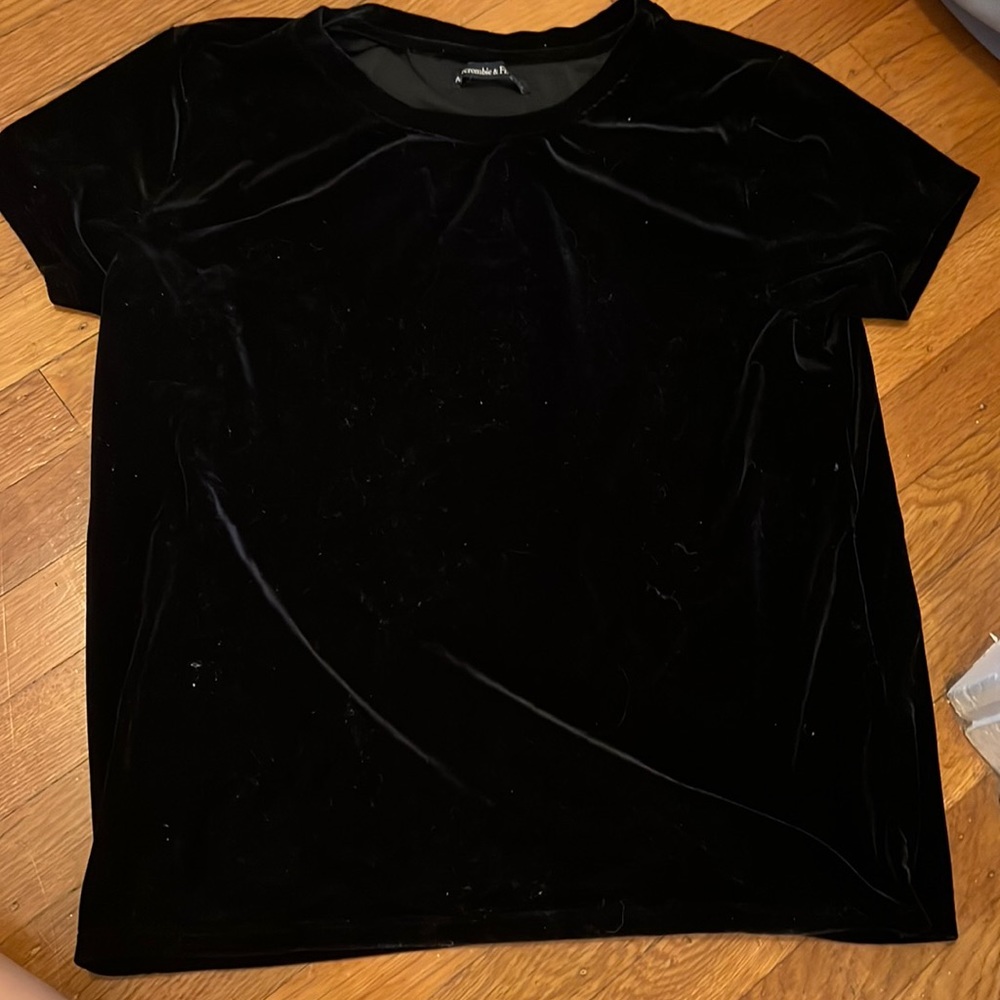 Black Velvet Abercrombie and Fitch Short Sleeve, Small
